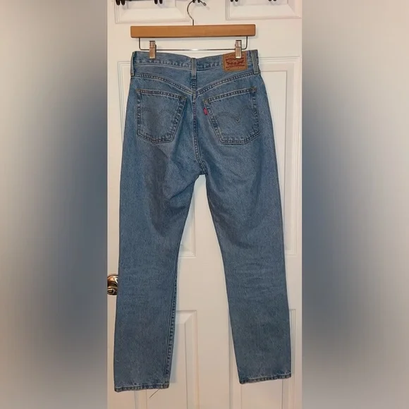 Levi's Women’s 501 Light Blue Distressed Jeans 27x30 - Picture 3 of 6